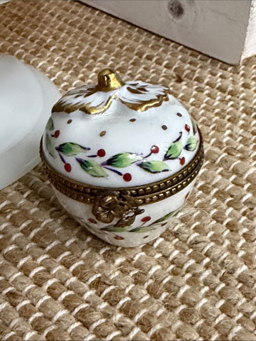 Vintage Limoges Hand-Painted White Porcelain Apple Holly Box gold trim